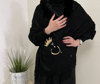 شال نسائي قماش صوف اطراف الرقبة فرو