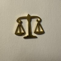 ملصقات معدنية محامي