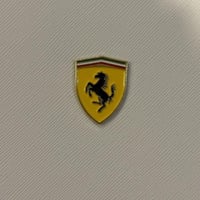 ملصقات معدنية شعار فيراري