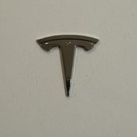 ملصقات معدنية تسلا