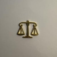 ملصقات معدنية محامي