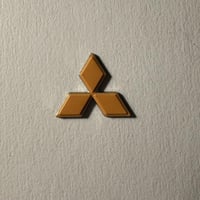 ملصقات معدنية ميتسوبيشي