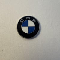 ملصقات معدنية بي ام دبليو