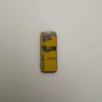 ملصقات معدنية ريدبول