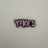 ملصقات معدنية yikes