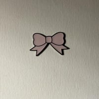 ملصقات معدنية فيونكة