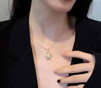 سلسال الكلوفر الدوار