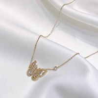 سلسال الفراشة مرصع بحجر الزركون