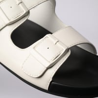 صندل ستراب كومفورت لون ابيض من إكسوبلانت