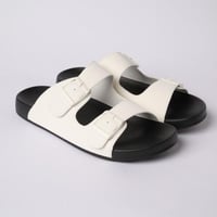 صندل آريو كلاس لون أبيض من إكسوبلانت