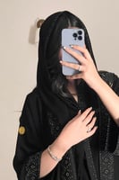 عبايه سوداء فخمه