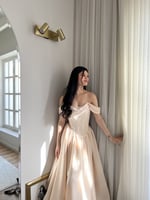 فستان بقصة الكورسيه