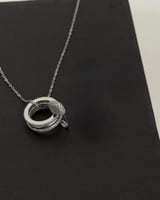 سلسال مشبك مطلي ذهب