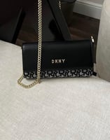 شنطه فاخره بحرف dk