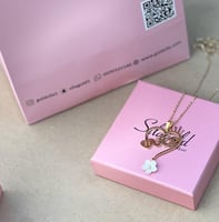 سلسال قلب مع ورده صدف طبيعي