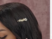 مشبك شعر مطلي مع ورده صدف