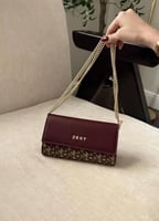 شنطه فاخره بحرف dk