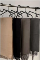 شال شتوي بالاسم