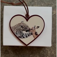 تعليقه اكريلك شكل قلب