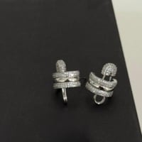 حلق شكل مشبك