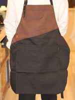 مريلة باريستا اسود مع بني C