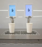 مكينة توزيع المشروبات الساخنة والباردة