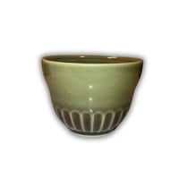 كوب سيراميك رمادي عنابي بصحن 120ml