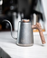 ابريق ترشيح 600ml Sip رمادي مع مقياس حرارة ومقبض خ...