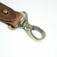 ميدالية لامرزوكو جلد طبيعي