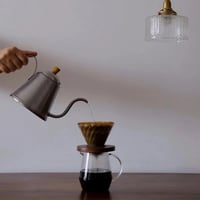 قمع زجاج قاعدة خشب شفاف 02