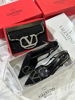 طقم فالنتينو الانيق شنطة وكعب