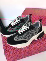 حذاء توري بورش