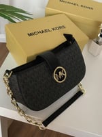 شنطة مايكل كورس