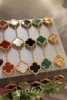 اساور فان كليف مع الملحقات