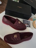 حذاء شانيل كلاسيكي نادر