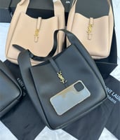 سان لوران توت باق