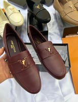 حذاء لويس فيتون