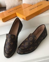 حذاء لويس فيتون