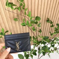 بوك سان لوران مع الملحقات