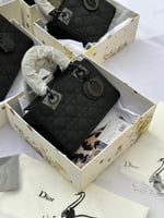 شنطة ديور ( مطفي )