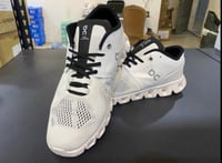 حذاء 'كلاود ابيض B