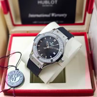 ساعة هوبلت نسائي زركون