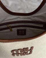 توت باق miu miu