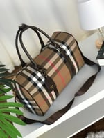 شنطة سفر فيندي