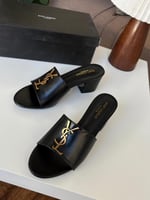 كعب سان لوران