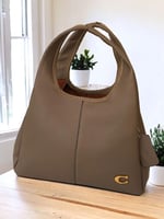 شنطة كوتش لانا