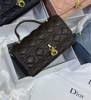 شنطة ديور مطفي قفل ذهبي