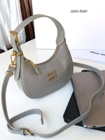 شنطة ميو ميو