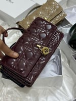 شنطة ديور لامع