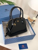 شنطة توري بورش